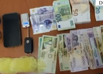 Lekë, drogë, makina dhe…/ Shiste kokainë në lokalet e natës, arrestohet 35-vjeçari në Dhërmi