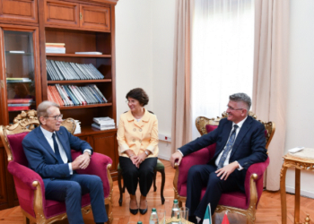 Gjekmarkaj pret zyrtarin e lartë italian: Shpreha shqetësimin për arrestimin e Berishës! Salianji është me pranga mbi kokë dhe…