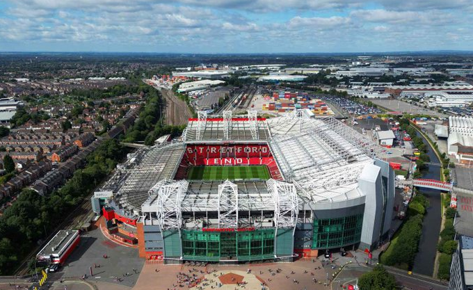 Ratcliffe “hap thesin”, i “dhuron tifozëve të Manchester United stadiumin e ri, ja si do të duket