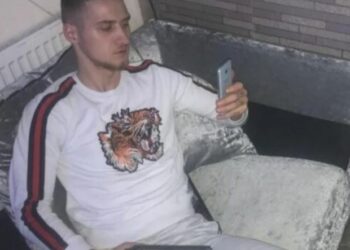 Plagosi shokun dhe e la në rrugë/ Kush është Kevin Cungu, 22-vjeçari që abuzoi seksualisht me të miturën
