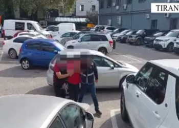I dënuar për vjedhje dhe dokumente të falsifikuara, arrestohet në Don Bosko shqiptari me dy emra, pritet ekstradimi drejt Italisë