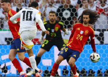 Ndeshja Spanjë-Gjermani/ UEFA pranon gabimin e Anthony Taylor: Ishte penallti!
