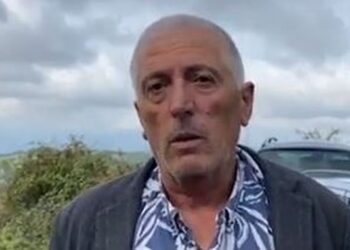 Dëshmitë rrëqethëse të banorëve në Has ku humbën jetën nënë e bir: Me zor kemi ndaluar edhe gruan, gjithë fshati u mundua t’i shpëtojë