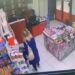 Tentoi të rrëmbente një vajzë të vogël në supermarket, policia ndalon 57-vjeçaren në Tiranë, sqaron ngjarjen