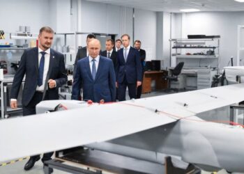 E bujshme/ Reuters zbulon dokumentet: Rusia ka krijuar një program sekret të prodhimit të dronëve në Kinë