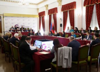 PD paralajmëroi bllokim të jetës parlamentare, zbardhen porositë për deputetët e PS-së gjatë mbledhjes së Grupit: Shmangni çdo retorikë dhe përplasje me opozitën