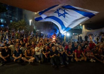 Grevë mbarëkombëtare pas vrasjes së 6 pengjeve izraelite, aeroporti i Tel Aviv pezullon fluturimet