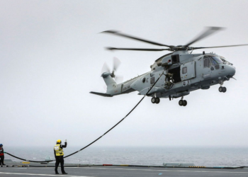 Rrëzohet në kanalin Anglez helikopteri i Marinës Mbretërore britanike, raportohet për të vdekur