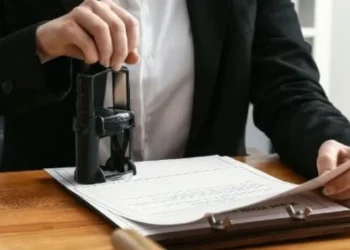 U hiqet licenca 11 noterëve, pezullohen disa të tjerë, 17 arkiva noteriale sekuestrohen