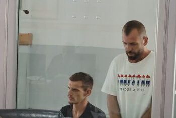 “Është sekret…”, detaji në bluzën e vrasësit të babait që tërhoqi vëmendjen në sallën e gjyqit