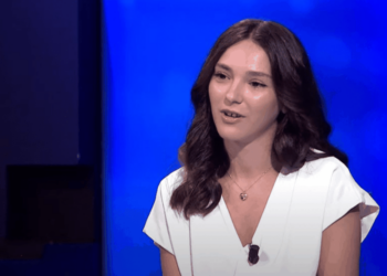 “Më dridheshin këmbët”, Helena Kaçe rrëfen emocionet që e kapluan në Kongresin e PS-së: Pse të rinjtë s’duhet të largohen nga Shqipëria