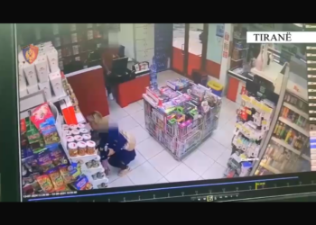 Tmerr në Tiranë! Rrëmbeu 2-vjeçaren nga marketi dhe e ktheu prapë, Policia reagon për ngjarjen e paprecedentë