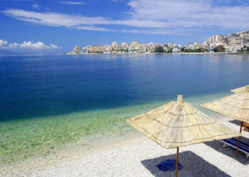Skandal në Sarandë! Plazhi i jepet me qira personit me aftësi ndryshe, por ai s’ka dijeni për “dhuratën”