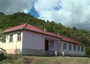 Korçë, mbyllen 6 shkolla të ciklit fillor si pasojë e mungesës së nxënësve