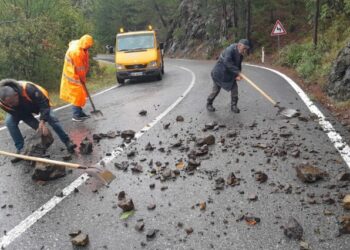 Moti i keq sjell probleme në rrugë/ ARRSH njofton: Ka pasur rënie gurësh, ja cilat janë akset problematike