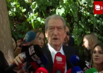 “Pashë në SPAK një orë me diamante”, përfundon seanca në SPAK, Berisha: S’kam asnjë akuzë të re!