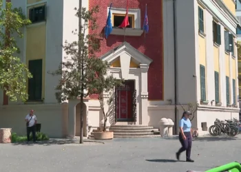 Rriten pagat në bashki, unifikohen me administratën. Përfitojnë edhe edukatoret