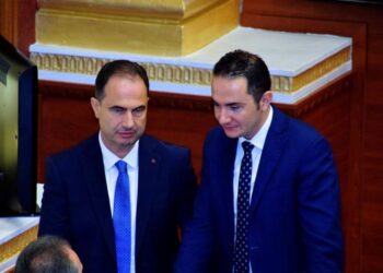 “Ku jeni ju ambasadorë?” Boçi pas dënimit të Salianjit: Heshtja juaj po mbështet regjimin e Ramës