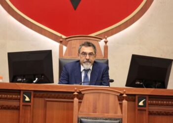 Parlamenti vijon punimet, Çuçi drejton për herë të parë seancën si nënkryetar Kuvendi