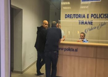 U zbulua nga Sky ECC/ Në kërkim për bashkëpunim me krimin, vetëdorëzohet ish-drejtori i policisë së Lezhës