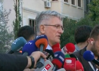 Tensionet në Kuvend/ Gjekmarkaj: Nuk e dorëzojmë pluralizmin! Atë fituam në ’90…