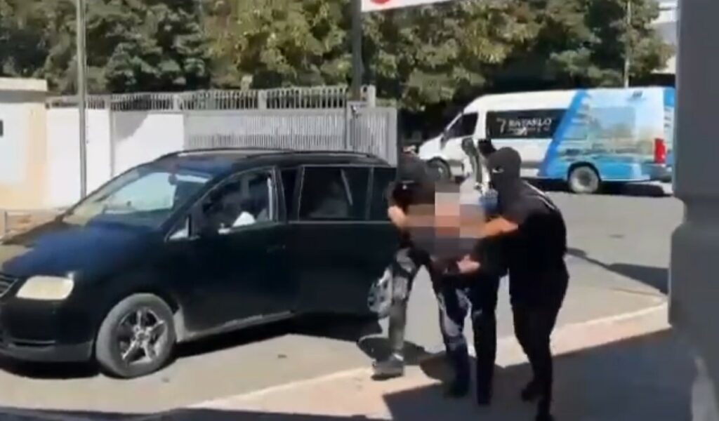 U prezantua si zyrtar dhe përfitoi 3 mln Lekë, arrestohet 57-vjeçari në Lezhë