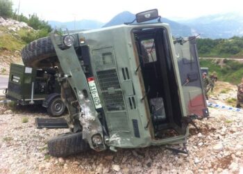Makina e ushtrisë përplaset me autobotin, 6 ushtarë të plagosur, ishin nisur për të shuar zjarrin në Mirditë