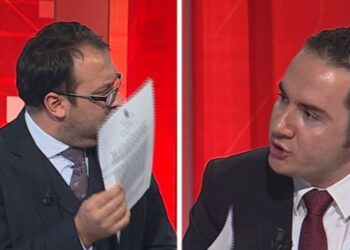 Në përballje me Maznikun në Elbasan, Salianji: Nuk ka asnjë lidhje me atë qark! (vetë Salianji është nga Korça)