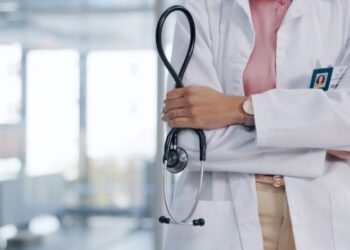 Miratohet sot në Kuvend, çfarë parashikon Urdhri i ri i Mjekëve