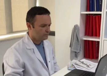 Braktisi Gjermaninë dhe u rikthye pas 20 vitesh në Divjakë, mjeku: Nuk ka si vendlindja