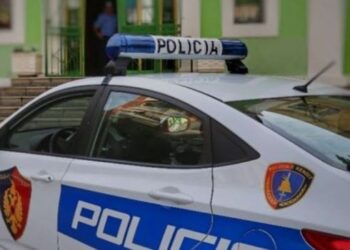 Dhunë në familje/Prangosen 4 persona në Korçë, procedohen disa të tjerë