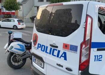 Sherr te stacioni i furgonave në Shkodër, arrestohet një person. Një tjetër bëhet për spital