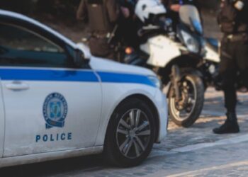 “Jemi policia, na duhen 98 mijë euro që të të shpëtojmë djalin”, shqiptarja në Greqi bie pre e mashtrimit
