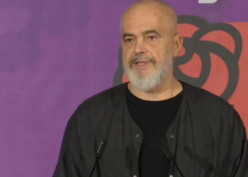 Deputetët e PD u vunë zjarrin karrigeve, Rama për tensionet në Kuvend: Këtu ndahemi! Ata shkatërrojnë, ne mbjellim