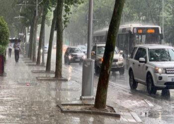 Reshjet e dendura të shiut në Tiranë, Veliaj apel qytetarëve: Të evitojmë lëvizje të panevojshme!