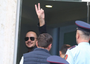 Salianji kalon natën e parë në qeli, çfarë ndodh tani me mandatin e tij dhe detyrën si drejtues Qarku në Elbasan