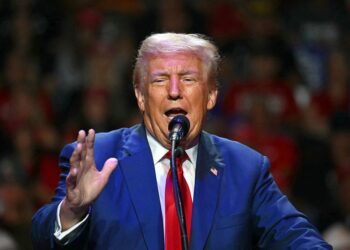 Irani pas atentateve? Trump: Jam i rrethuar nga shumë persona të armatosur