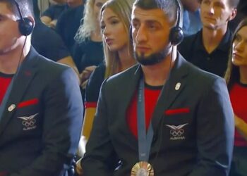 Nga shtëpia te shpërblimi monetar, qeveria “hap qesen” për medalistët Valiev dhe Dudaev