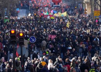 Priten protesta në Francë/E majta kundër Barnier. Melenchon, thirrje për mobilizim