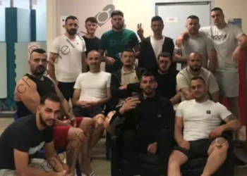 “Daily Telegraph” zbulon shifrat: 1 në 50 shqiptarë në Angli është në burg!