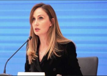 Tabaku akuza Spiropalit: Nismë antikushtetuese për t’i zgjatur mandatin Elsa Toskës