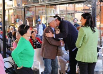 Veliaj takim me pensionistët e Njësisë 7: Ne bëjmë histori jo histeri, rrisim ndjeshëm pensionet dhe lehtësojmë jetesën e prindërve tanë