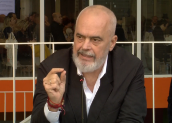 “Si me ata që s’paguanin energjinë…”, paralajmërimi i Ramës për mos shlyerjen e sigurimeve