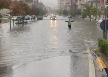 Shqipëria nën pushtetin e ujit/ Stuhi dhe përmbytje nga veriu në jug, trafik i rënduar në disa akse rrugore