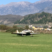 Avionë turistikë në Gjirokastër/ Ulen pilotët e parë në aerodromin e Gjirokastrës, pas 90 vitesh