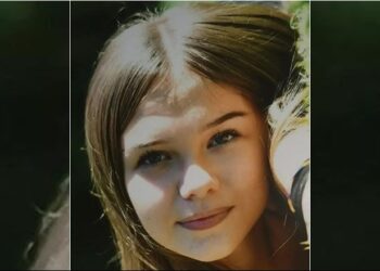 Adoleshenti e godet dhe fyen/ Vdekja e 14-vjeçares shqiptare në Itali, zbulohet videoja ku i dashuri e dhunonte në një stacion autobusi