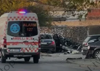 Përgjaket Shkodra/ Dy viktima nga atentati në lagjen Dobraç, pamje nga vendngjarja