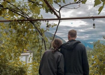 Rama: Bujtina e parë në fshatin Bashaj, shtohen përditë turistët e huaj në Lumin e Vlorës