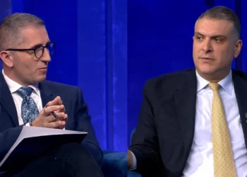 Gazetari përplaset me Blushin: Meta nuk dha argumente në gjyq. Sekretari i PL: Ata janë ordinerë