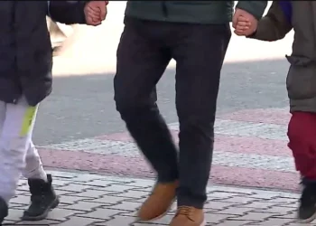 “Fëmijët kërkojnë një jetë që nuk përputhet me kushtet ekonomike”/ Psikiatrja: Ja arsyet që shkaktojnë stres në familje